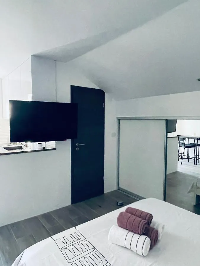 Yin Yang Studio Apartman Selce